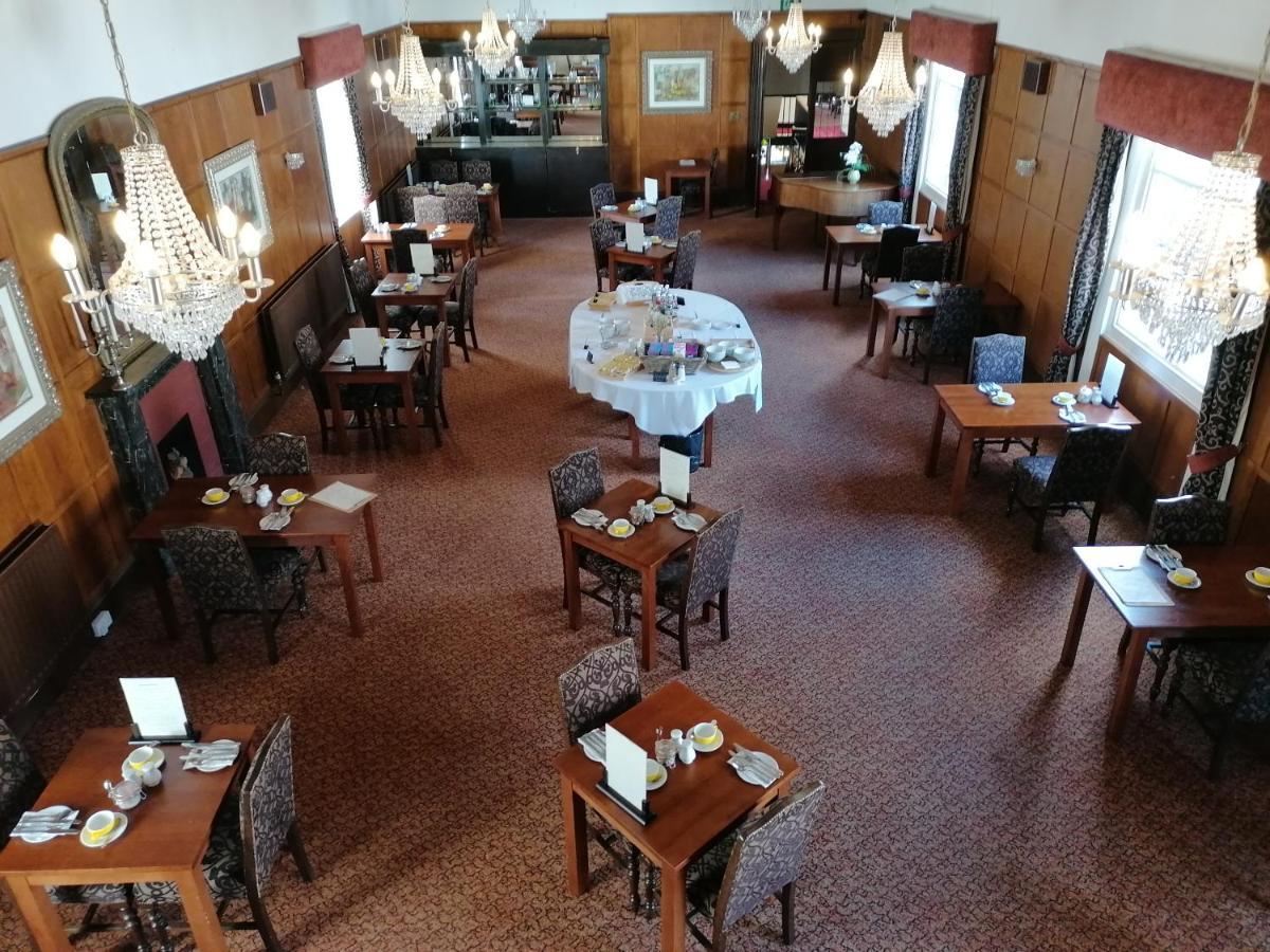 The Royal Lion Hotel Лайм Риджис Екстериор снимка