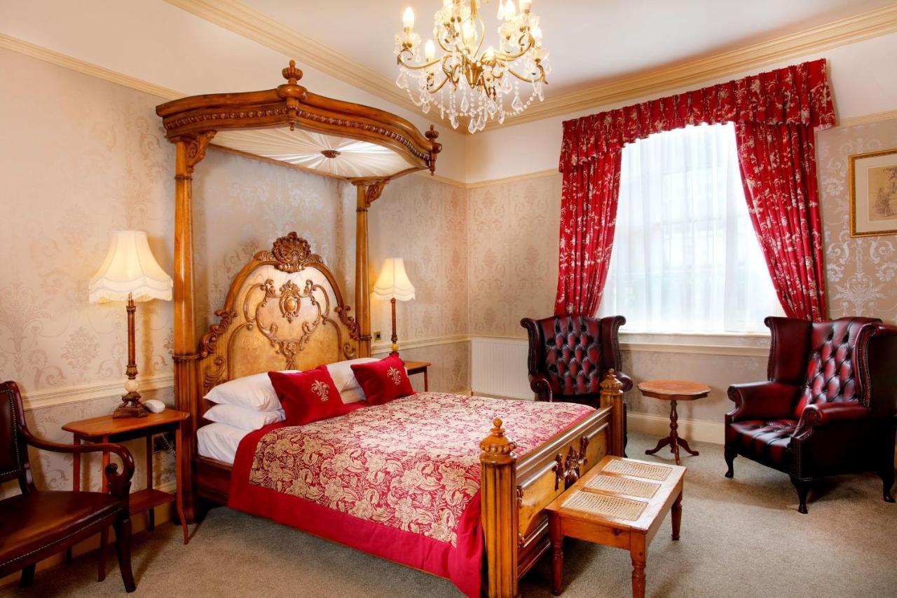The Royal Lion Hotel Лайм Риджис Екстериор снимка