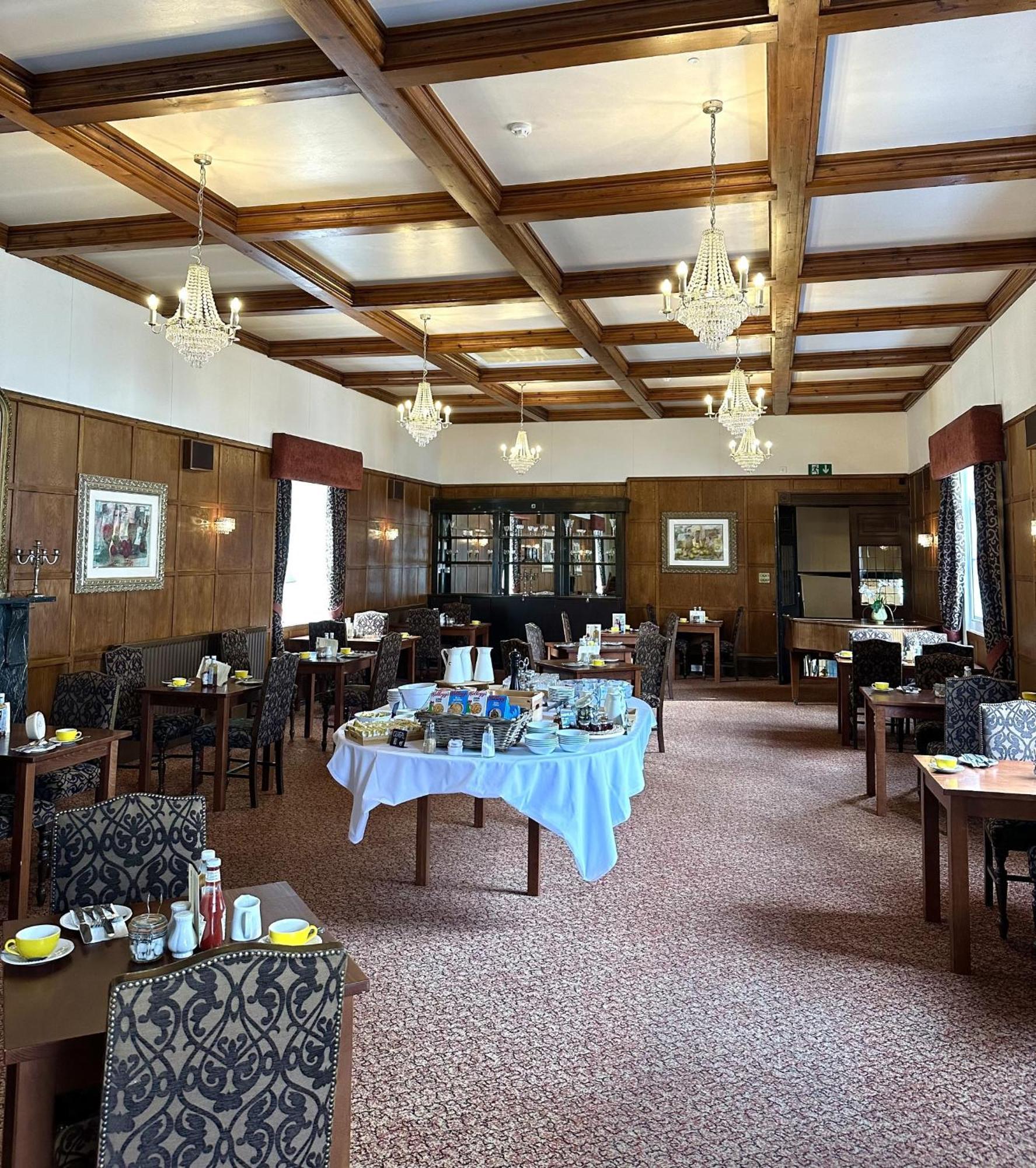 The Royal Lion Hotel Лайм Риджис Екстериор снимка