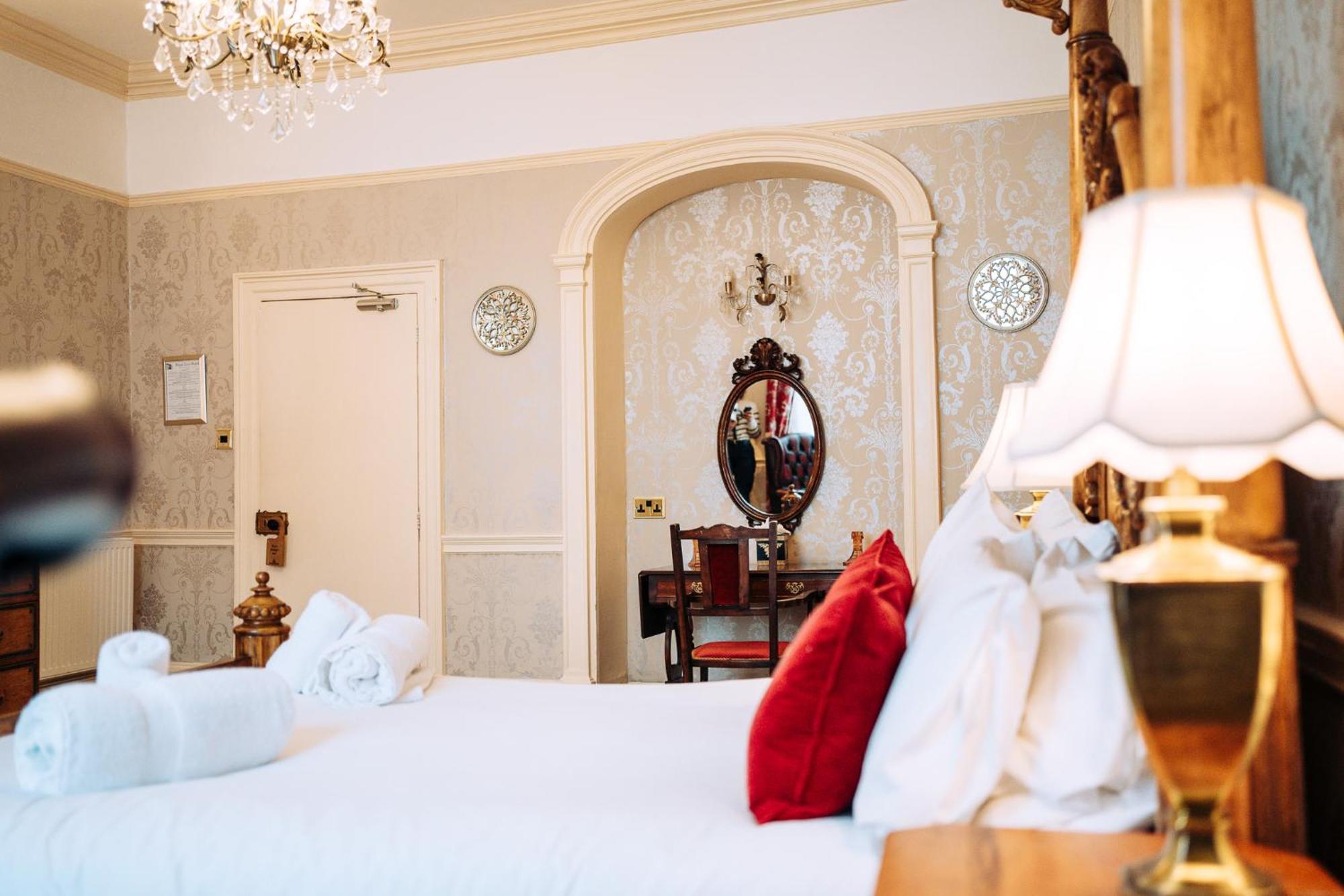 The Royal Lion Hotel Лайм Риджис Стая снимка